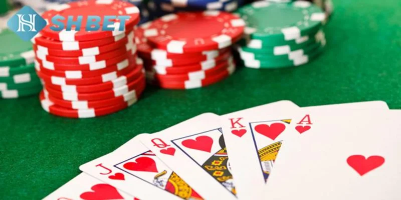 Những kinh nghiệm chơi poker online hiệu quả từ SHBET